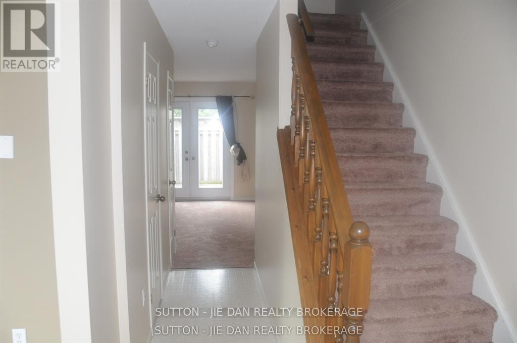 63 - 70 Chapman Court, London North, Ontario  N6G 4Z9 - Photo 3 - X13069038