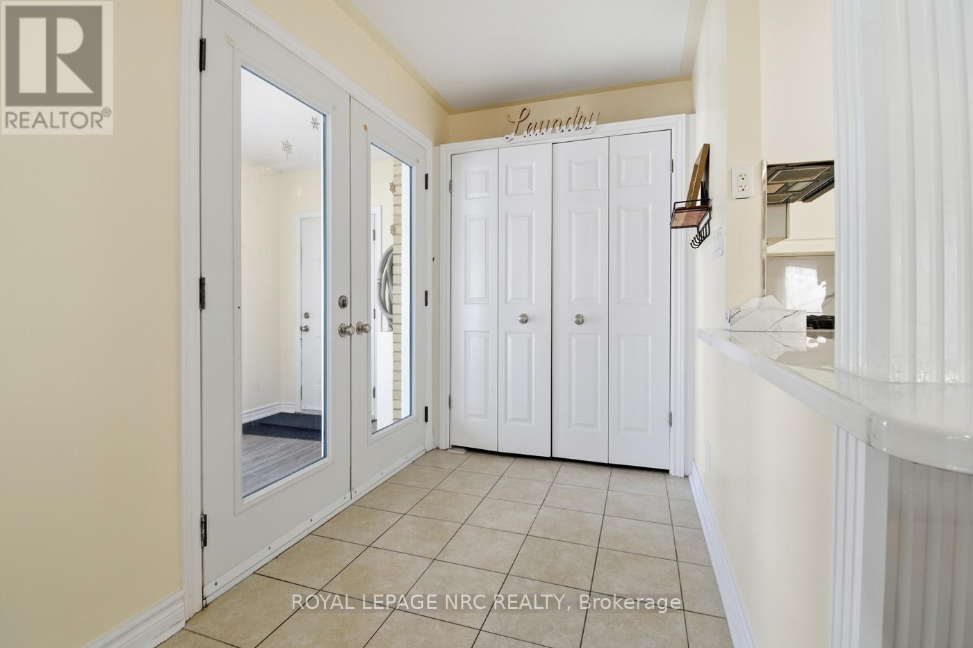 6384 Montrose Road, Niagara Falls, Ontario  L2H 1L6 - Photo 4 - X12741874