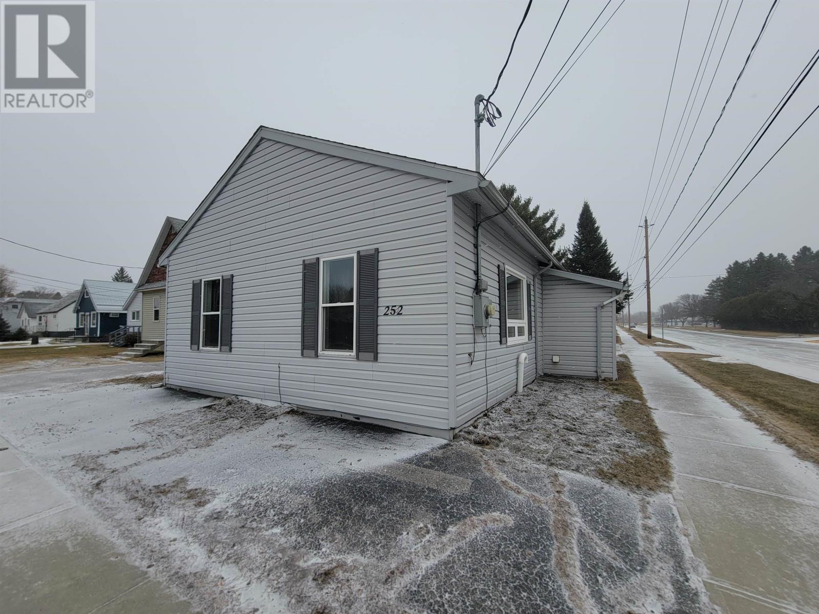 252 Sixth ST E, Fort Frances, Ontario
