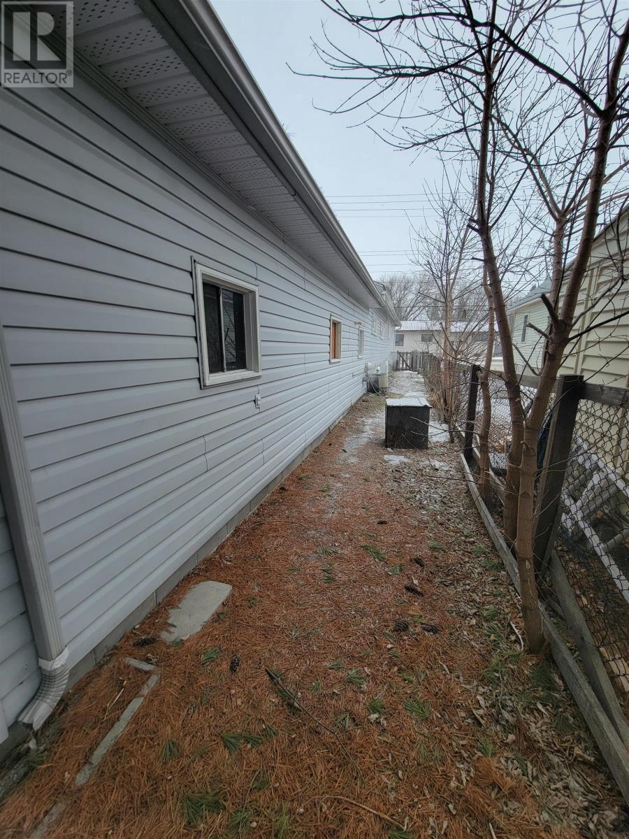 252 Sixth St E, Fort Frances, Ontario  P9A 1W7 - Photo 16 - TB2600618