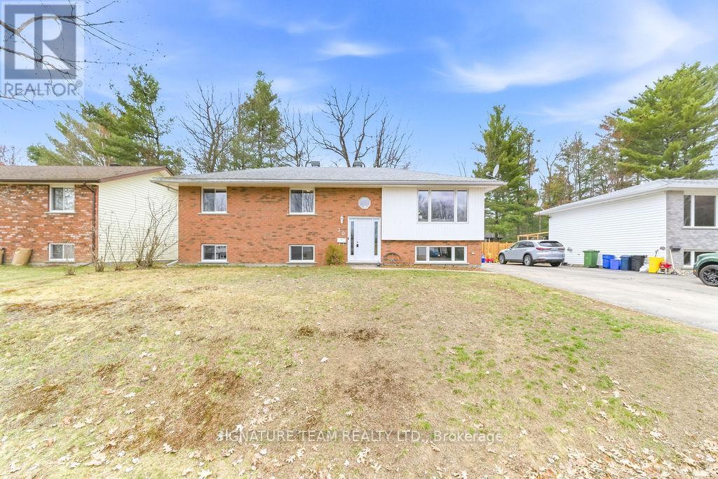 30 Earl Street, Petawawa, Ontario  K8H 3M4 - Photo 2 - X13069480