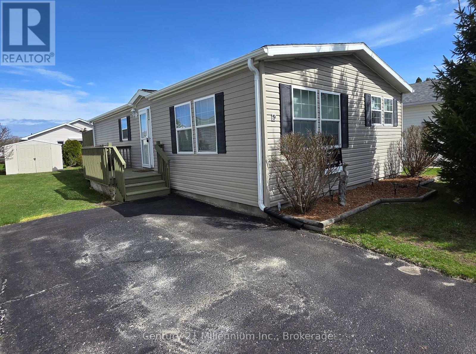 9 ILLINOIS CRESCENT, Wasaga Beach, Ontario