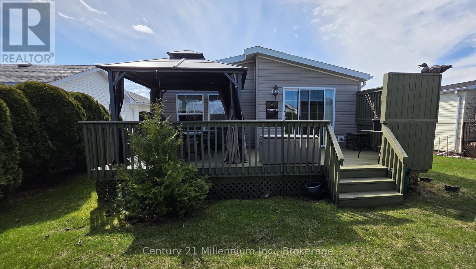 9 Illinois Crescent, Wasaga Beach, Ontario  L9Z 3A8 - Photo 3 - S12984678