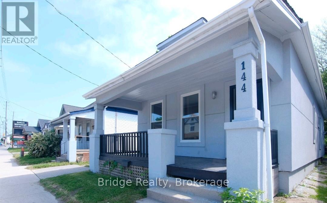 144 Adelaide Street N