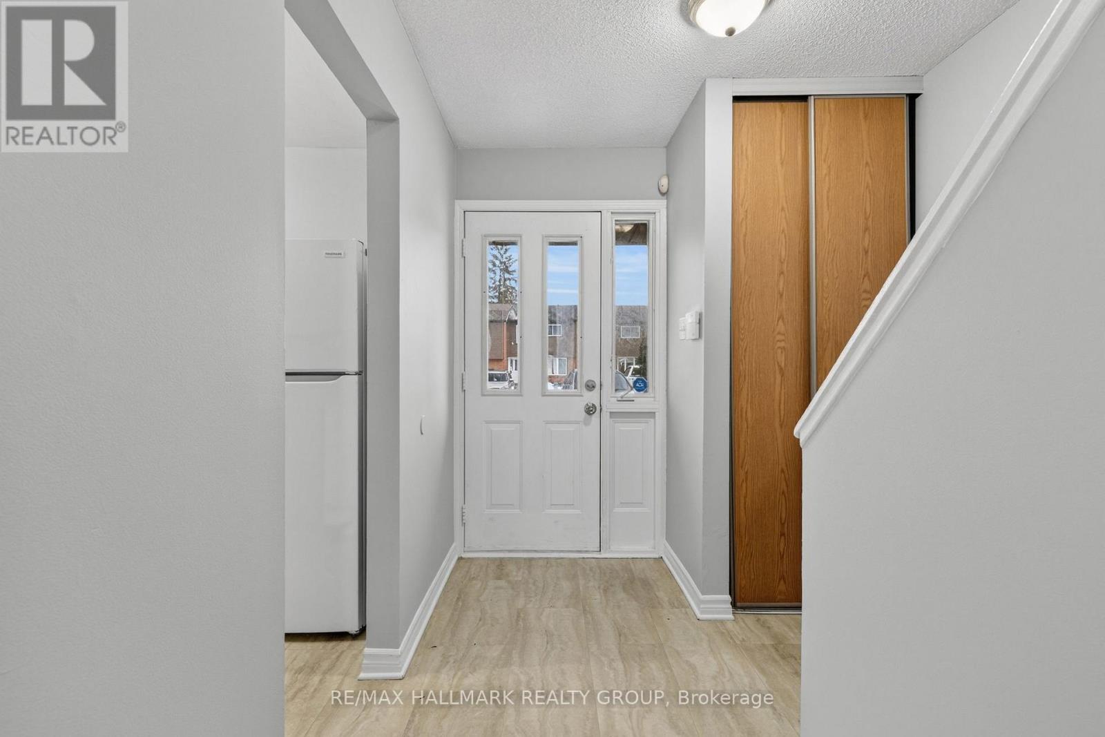 3219 Stockton Drive, Ottawa, Ontario  K1T 1S3 - Photo 2 - X13069050
