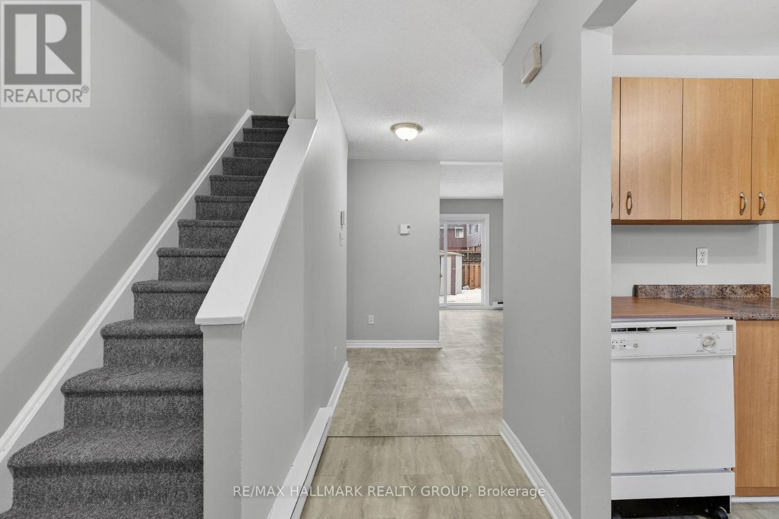 3219 Stockton Drive, Ottawa, Ontario  K1T 1S3 - Photo 3 - X13069050
