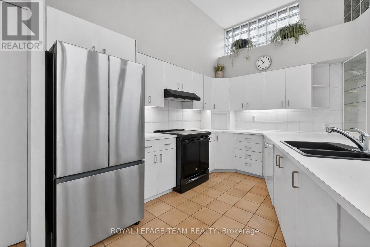 10 Lewis Street, Ottawa, Ontario  K2P 0S3 - Photo 10 - X13069308