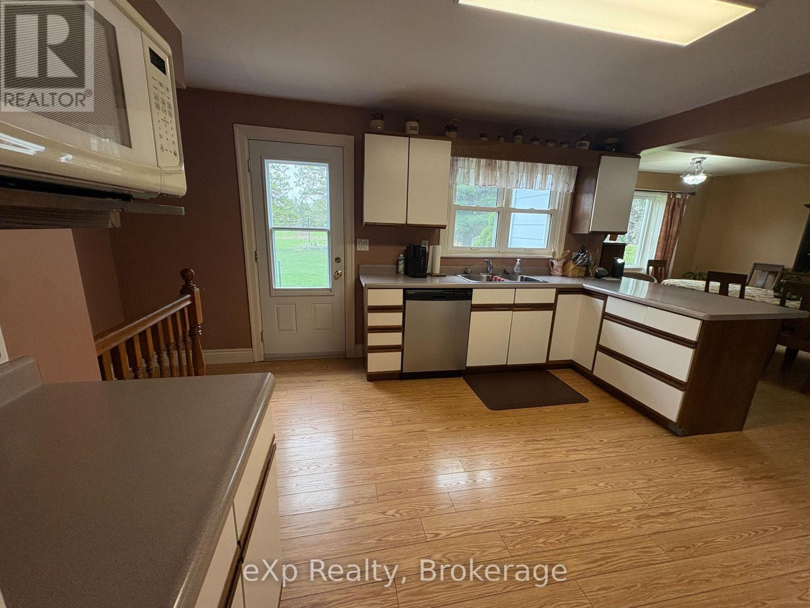 661 2nd Avenue SE, Georgian Bluffs, Ontario  N4K 5T2 - Photo 13 - X13023384