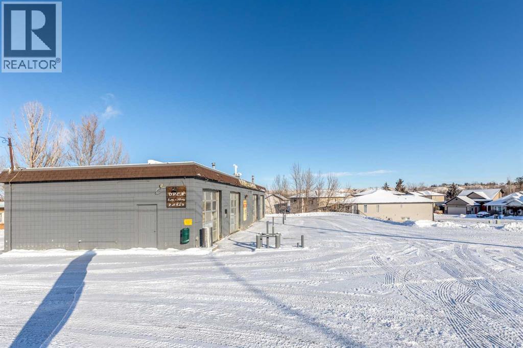 1140 1 Street SW, Medicine Hat, Alberta  T1A 3Z9 - Photo 7 - A2283590