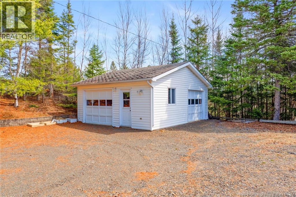 18 Hillview Street, Upper Kingsclear, New Brunswick  E3B 1V1 - Photo 3 - NB134330