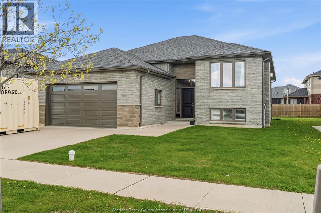 98 Peter Avenue, Leamington, Ontario  N8H 0E7 - Photo 1 - 26009795