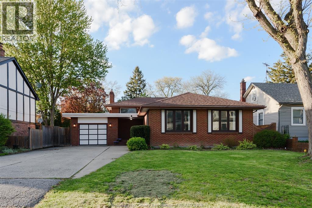 740 Kennedy Drive West, Windsor, Ontario  N9G 1S9 - Photo 2 - 26009631