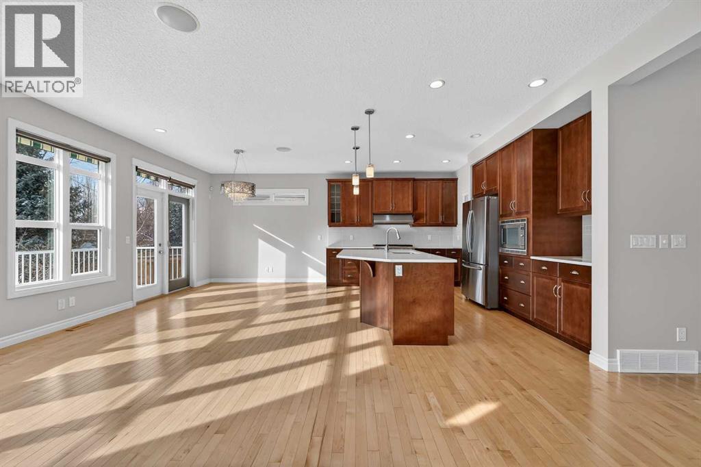 182 Cranarch Place Se, Calgary, Alberta  T3M 0W7 - Photo 3 - A2287210