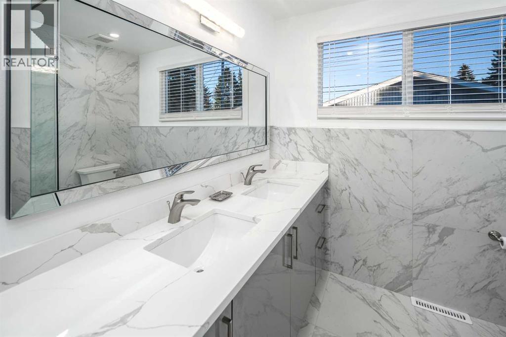 4216 Brisebois Drive NW, Calgary, Alberta  T2L 2E7 - Photo 7 - A2291244