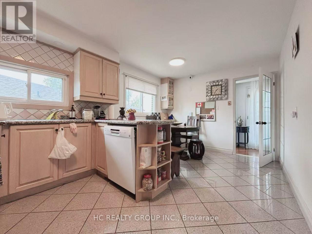983 Old Cummer Avenue, Toronto, Ontario  M2H 1W5 - Photo 4 - C12661530