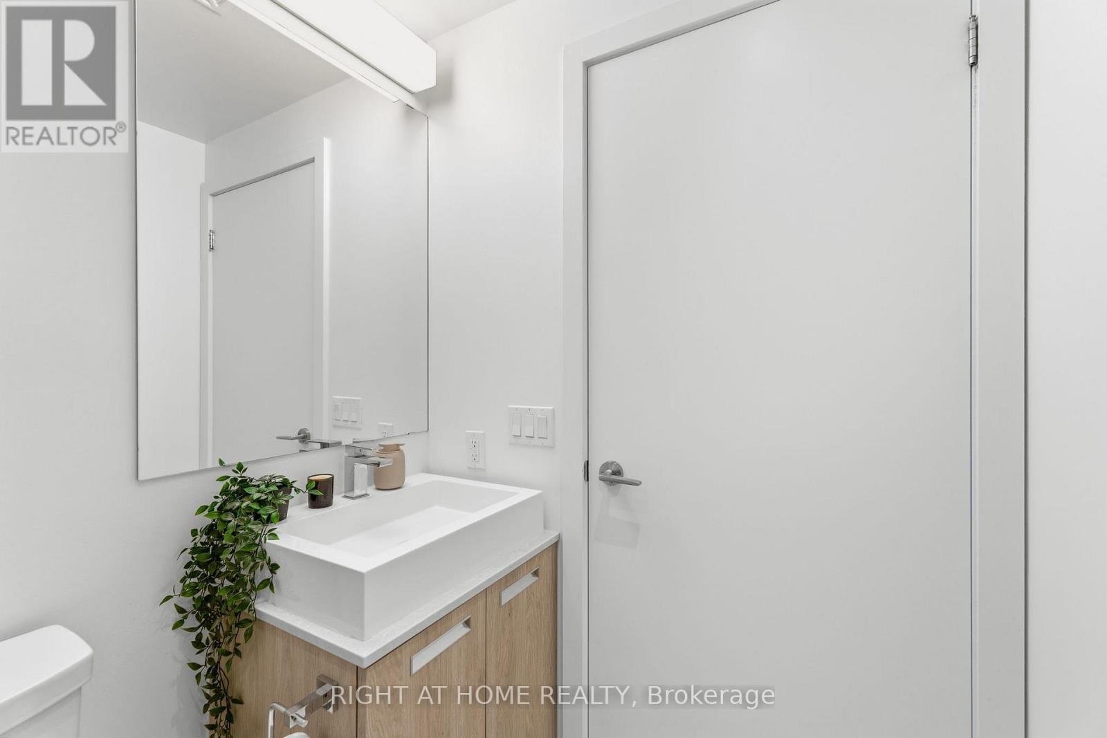 2106 - 2a Church Street, Toronto, Ontario  M5E 0E1 - Photo 12 - C13065734