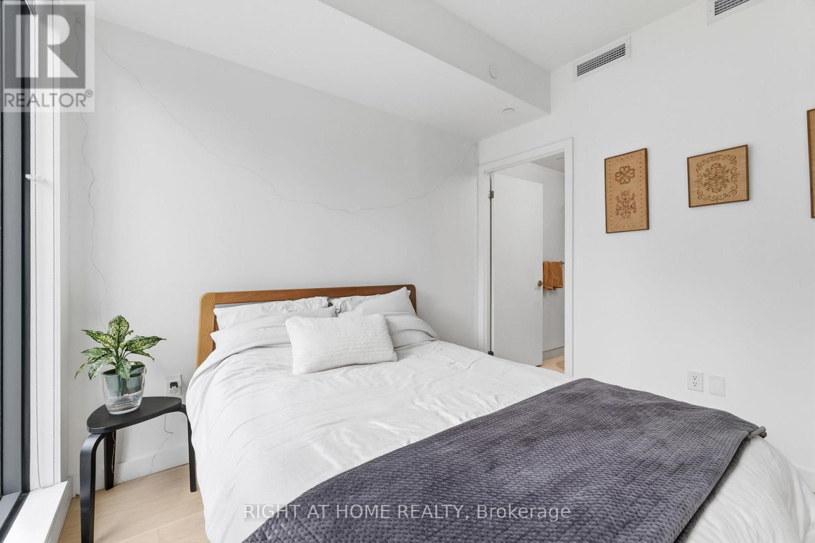 2106 - 2a Church Street, Toronto, Ontario  M5E 0E1 - Photo 11 - C13065734