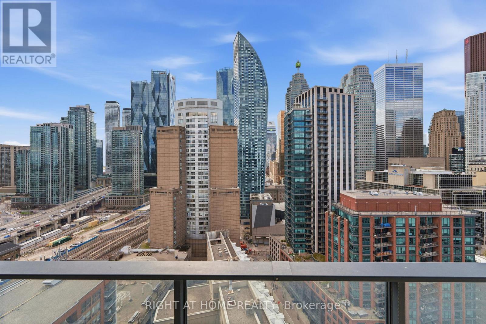 2106 - 2a Church Street, Toronto, Ontario  M5E 0E1 - Photo 19 - C13065734