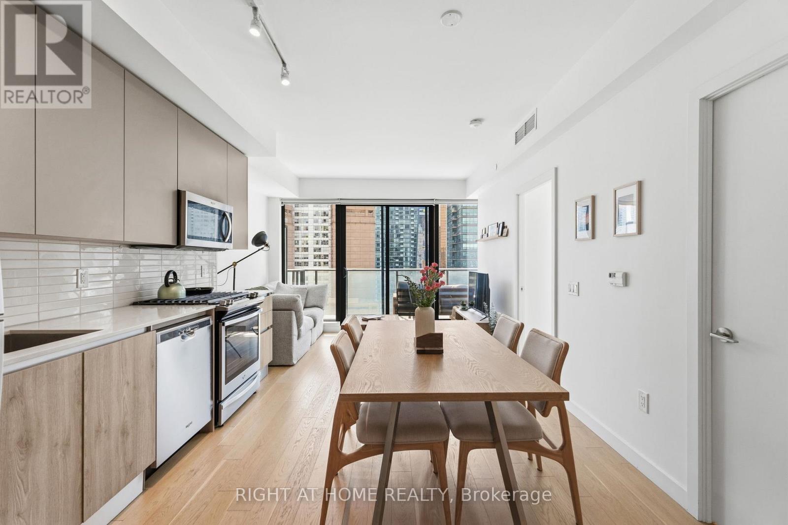 2106 - 2a Church Street, Toronto, Ontario  M5E 0E1 - Photo 4 - C13065734