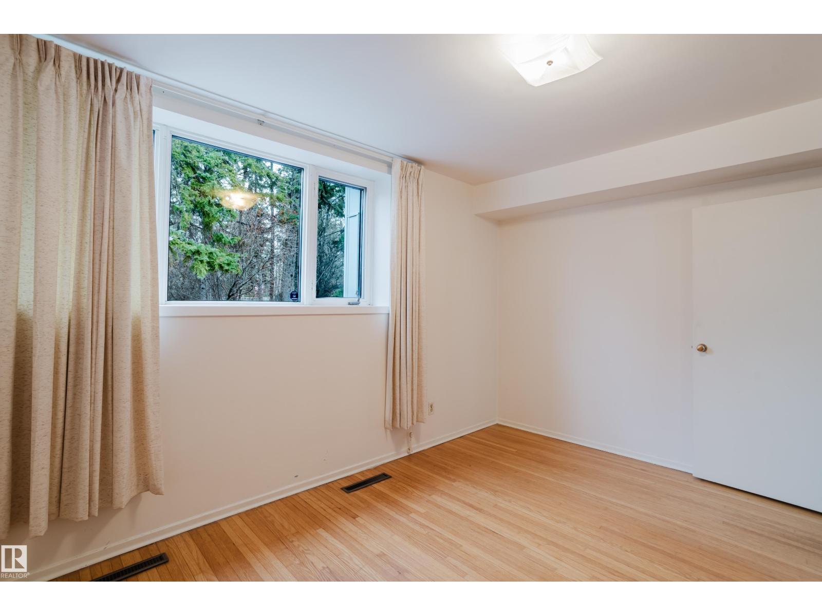 7907 Saskatchewan Dr Nw, Edmonton, Alberta  T6G 2L3 - Photo 39 - E4484436
