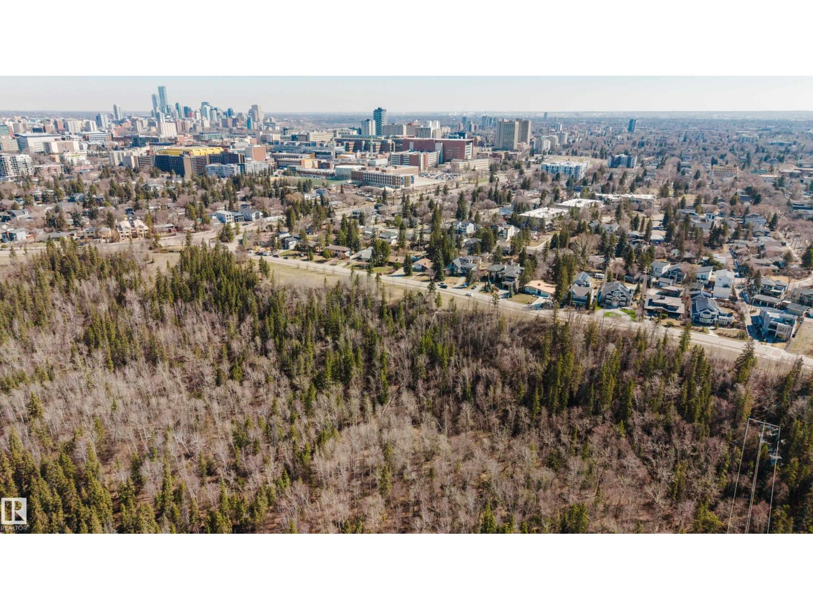 7907 Saskatchewan Dr Nw, Edmonton, Alberta  T6G 2L3 - Photo 4 - E4484436