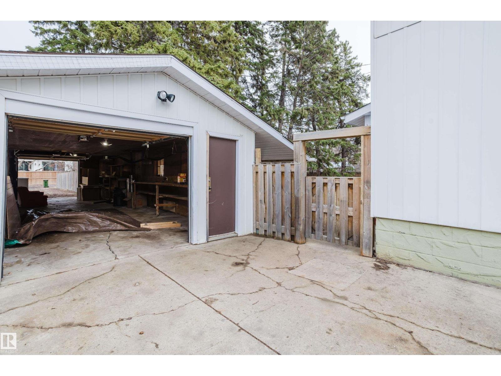 7907 Saskatchewan Dr Nw, Edmonton, Alberta  T6G 2L3 - Photo 63 - E4484436