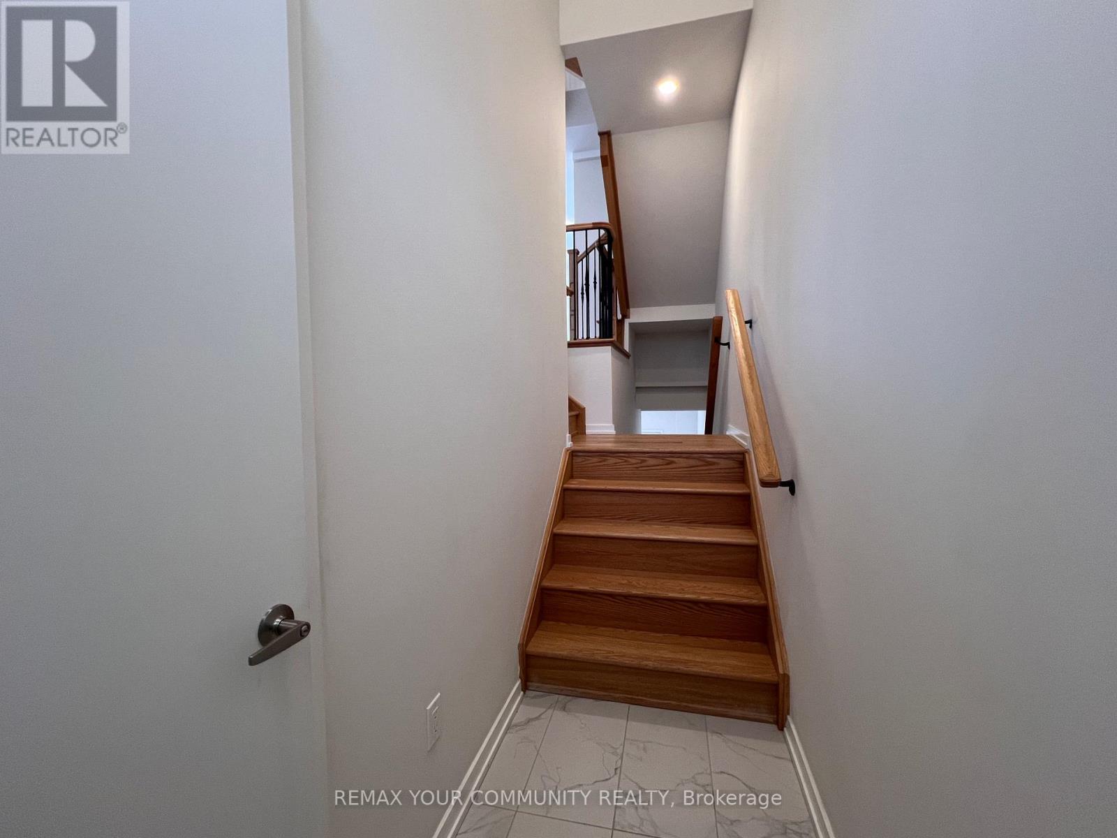 137 Rattenbury Road, Vaughan, Ontario  L6A 5C6 - Photo 4 - N12960238