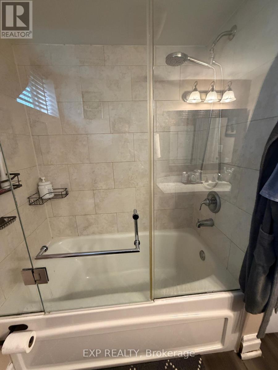 Lower - 78 Brampton Road, Toronto, Ontario  M9R 3J9 - Photo 15 - W12950144