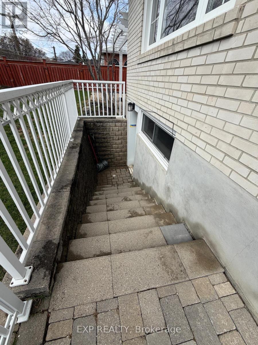 Lower - 78 Brampton Road, Toronto, Ontario  M9R 3J9 - Photo 5 - W12950144