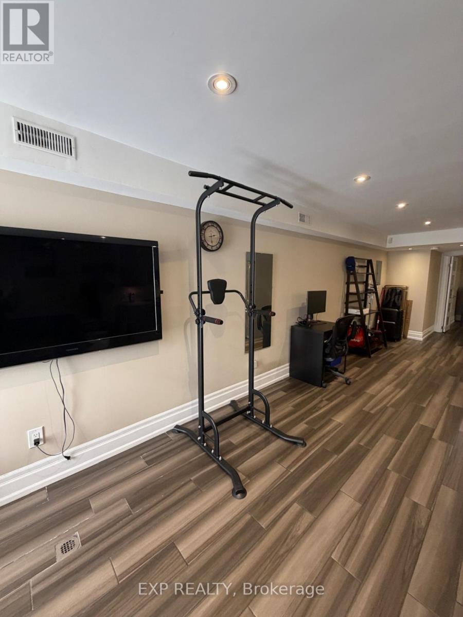 Lower - 78 Brampton Road, Toronto, Ontario  M9R 3J9 - Photo 10 - W12950144