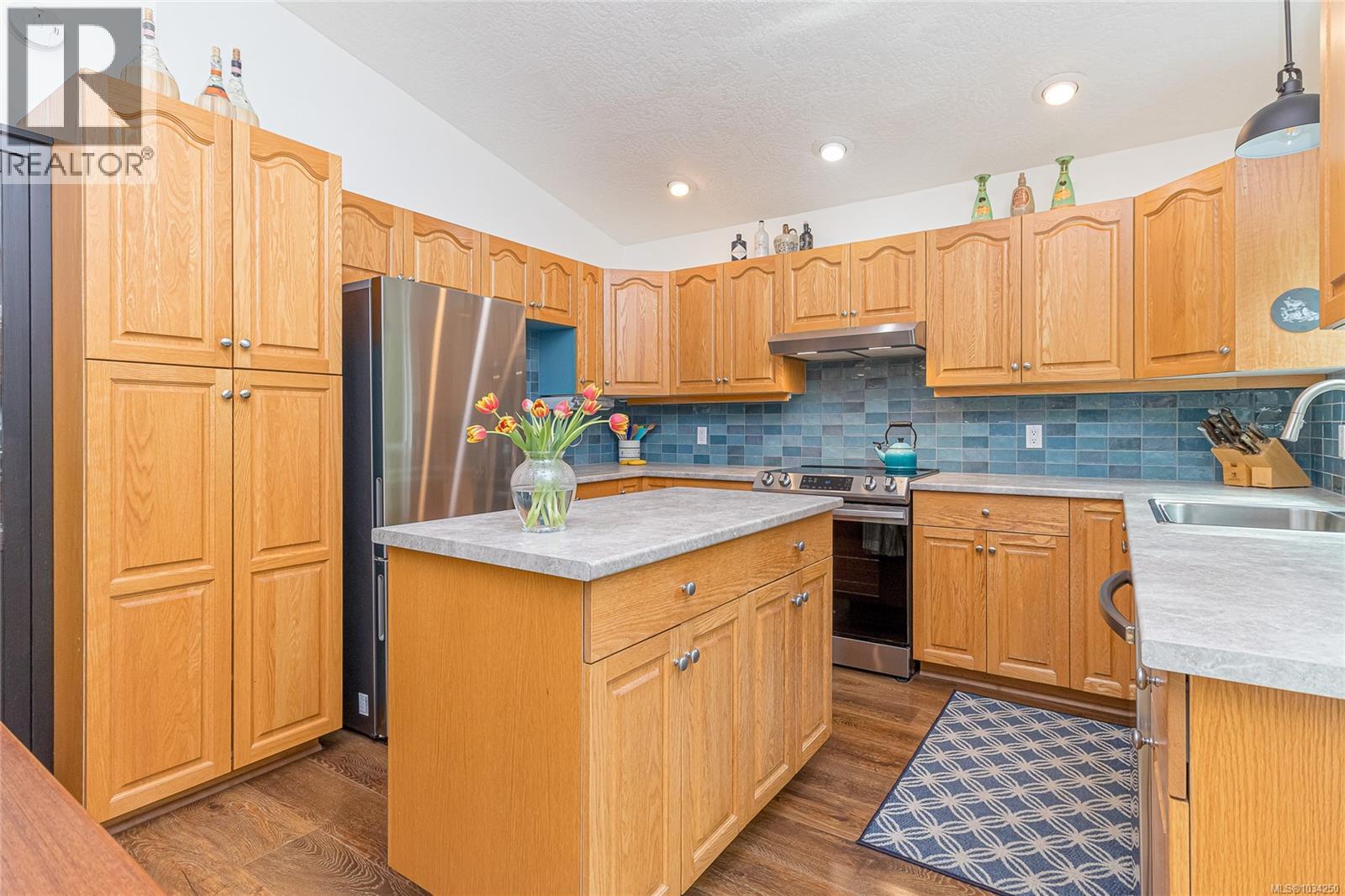 726 Park Pl, Duncan, British Columbia  V9L 2J5 - Photo 4 - 1034250