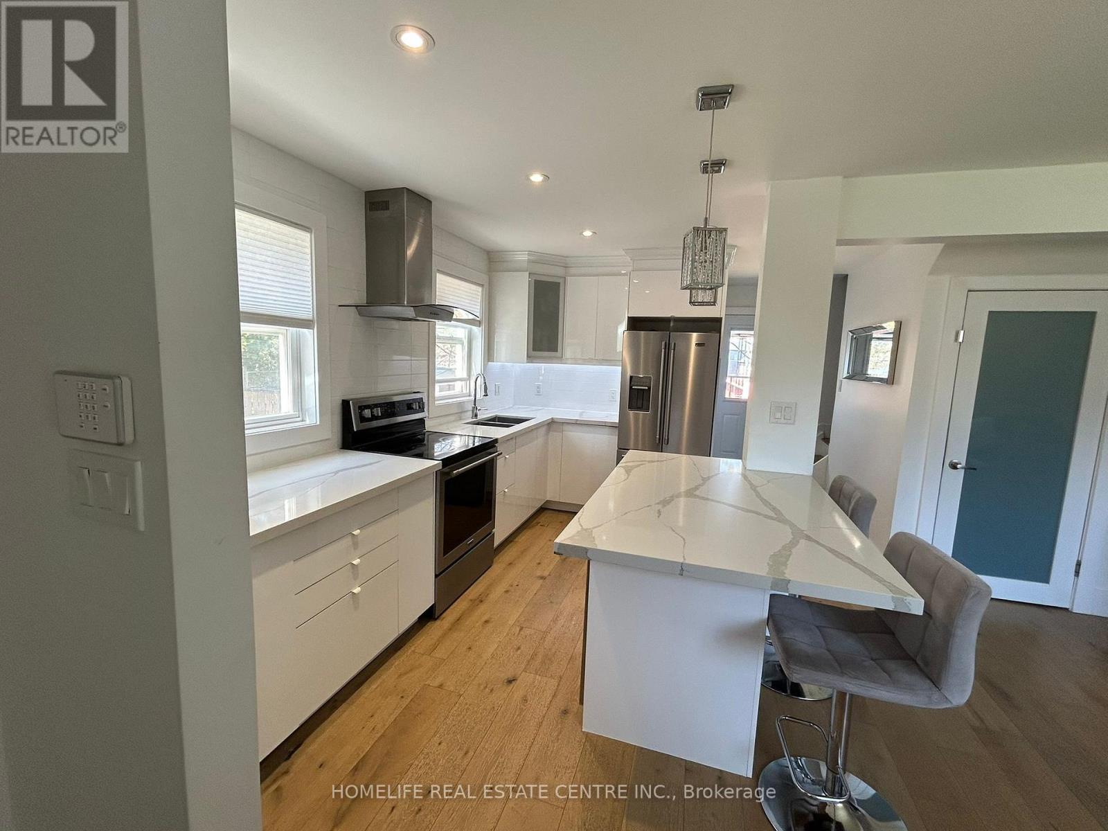 172 Calvington Drive, Toronto, Ontario  M3M 2M9 - Photo 7 - W12977494