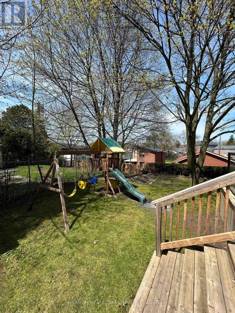 172 Calvington Drive, Toronto, Ontario  M3M 2M9 - Photo 22 - W12977494