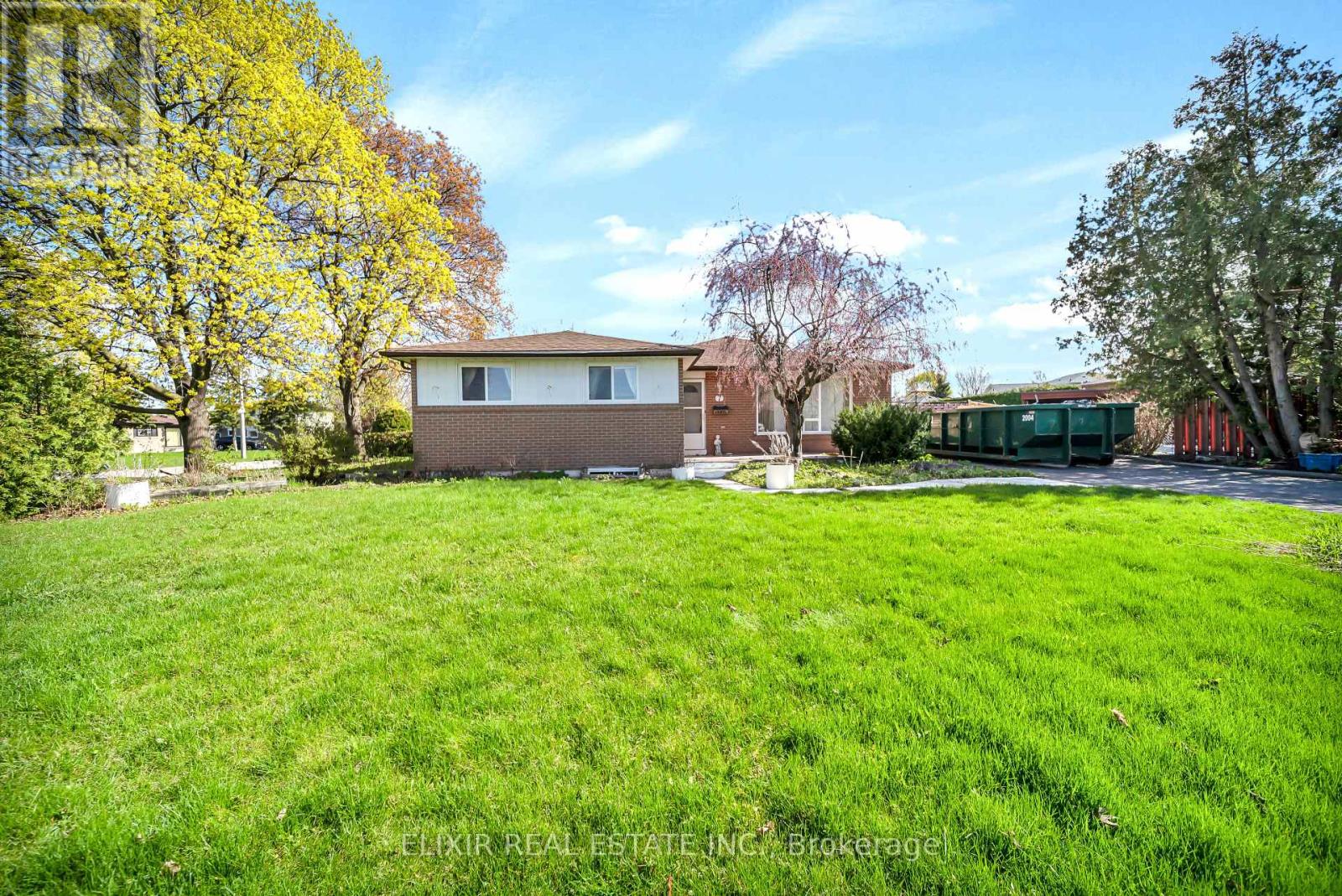 7 Drayton Crescent, Brampton, Ontario  L6T 3G6 - Photo 5 - W13065770