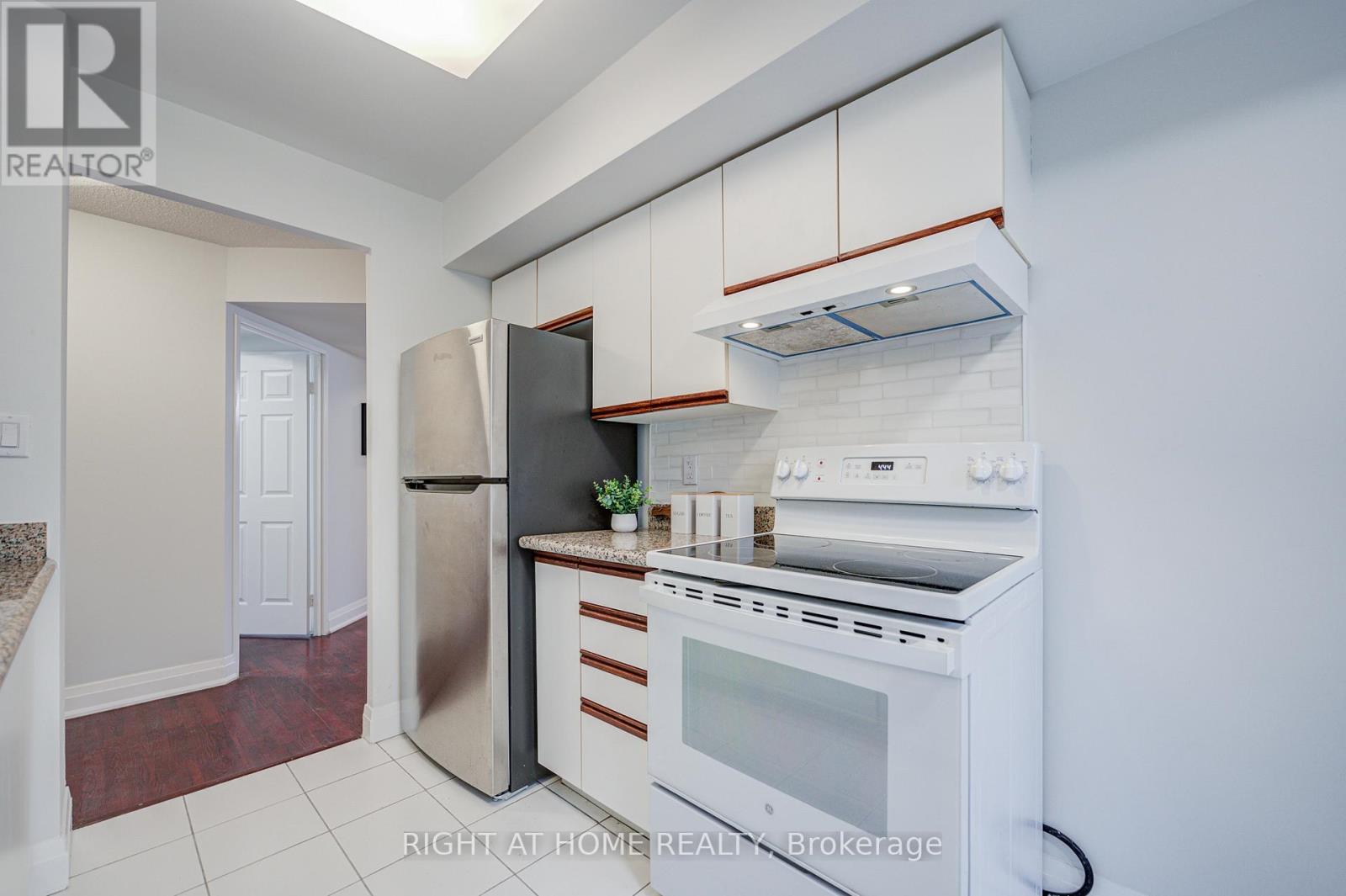 207 - 35 Empress Avenue, Toronto, Ontario  M2N 6T3 - Photo 21 - C13069068