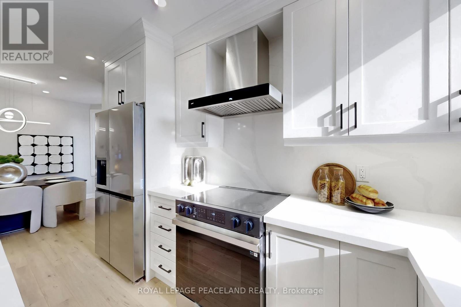 101 Marchmount Road, Toronto, Ontario  M6G 2B2 - Photo 13 - C13069280