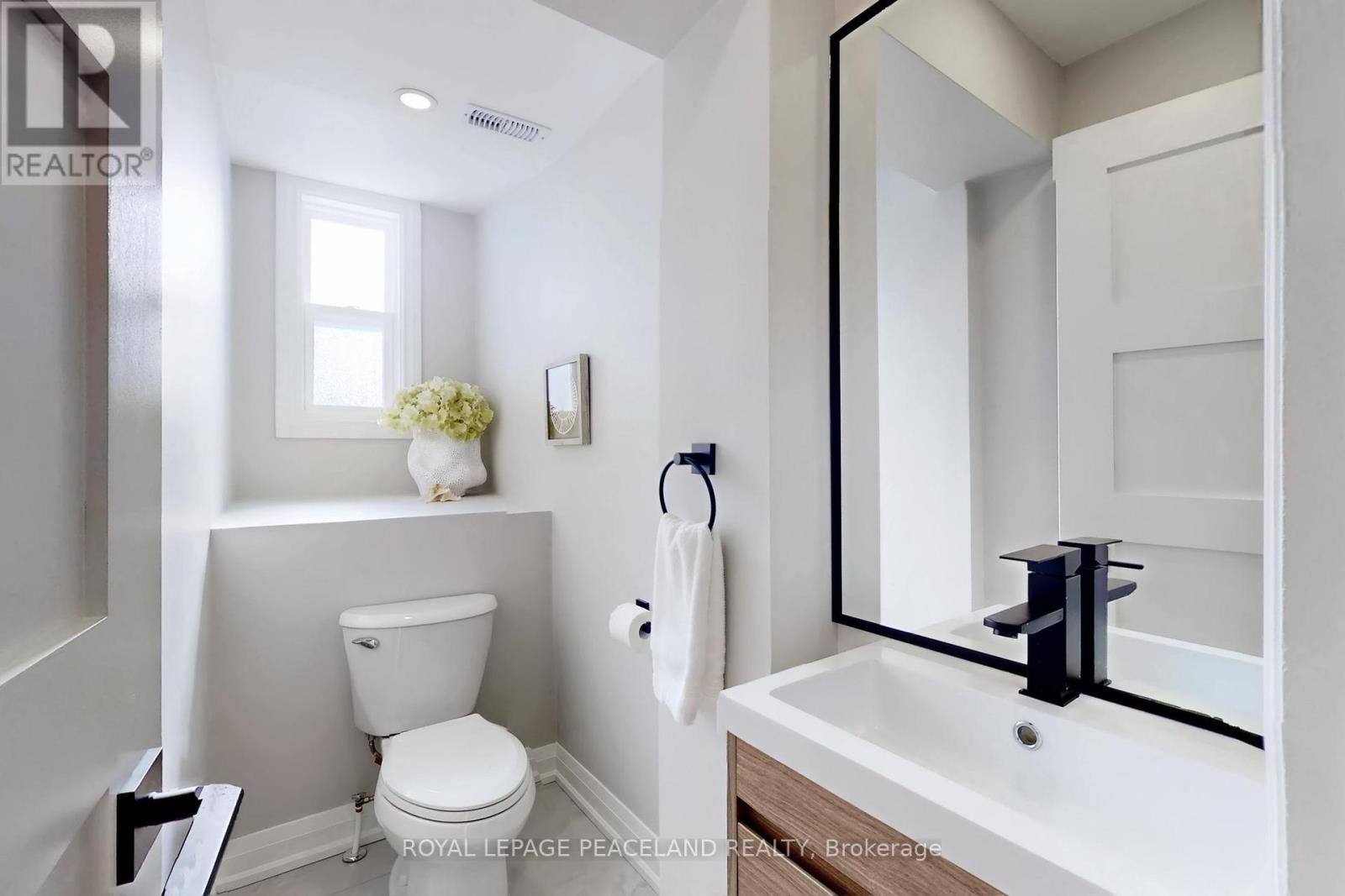 101 Marchmount Road, Toronto, Ontario  M6G 2B2 - Photo 14 - C13069280