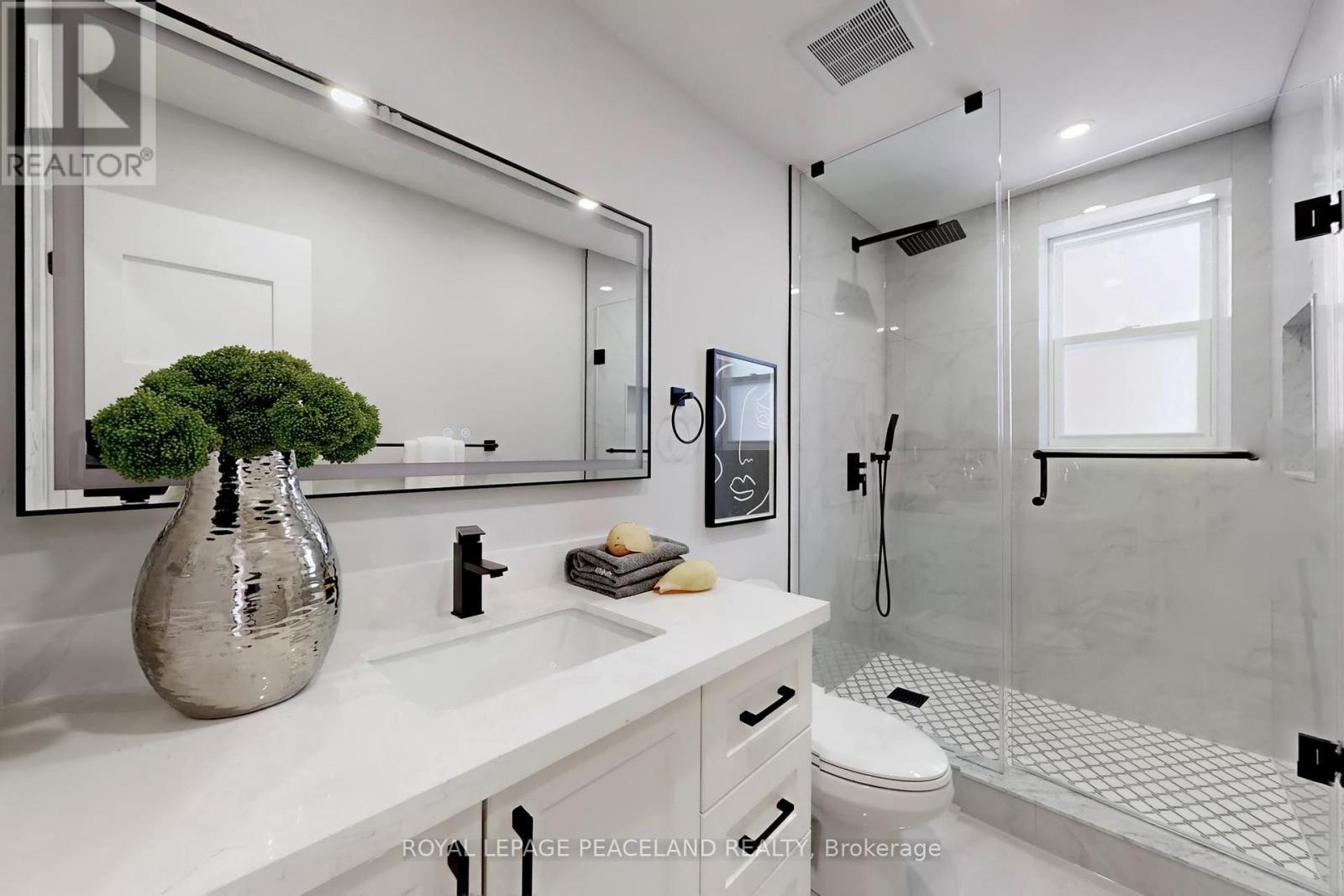 101 Marchmount Road, Toronto, Ontario  M6G 2B2 - Photo 20 - C13069280