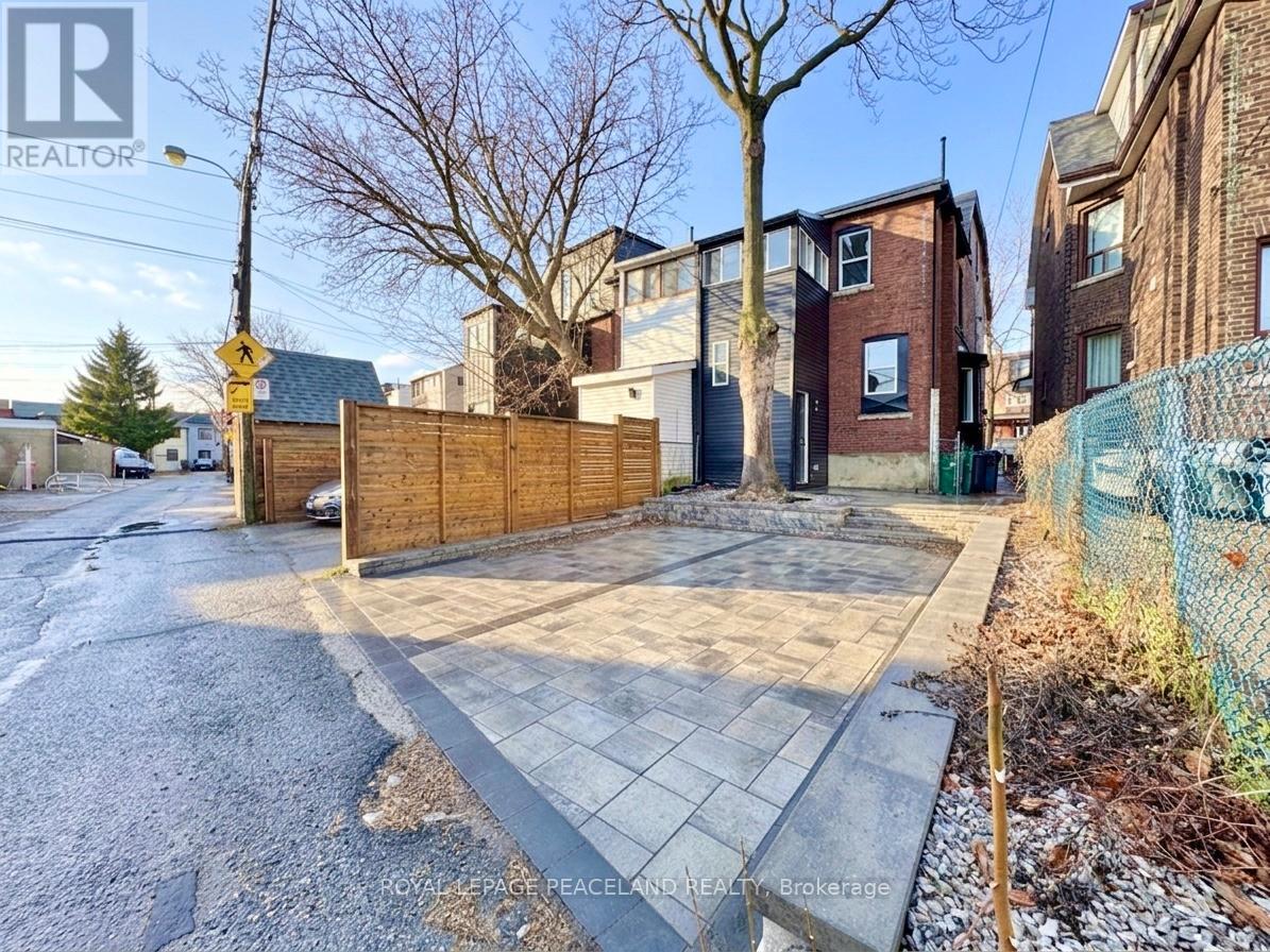 101 Marchmount Road, Toronto, Ontario  M6G 2B2 - Photo 37 - C13069280