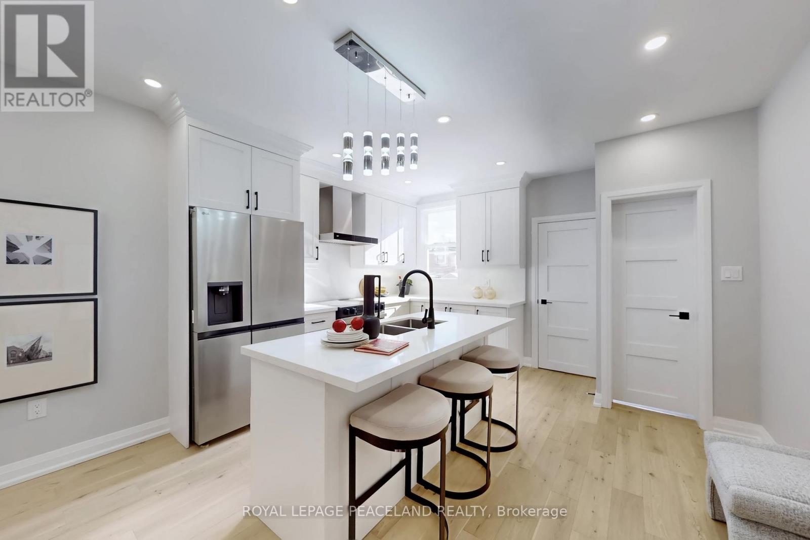 101 Marchmount Road, Toronto, Ontario  M6G 2B2 - Photo 9 - C13069280