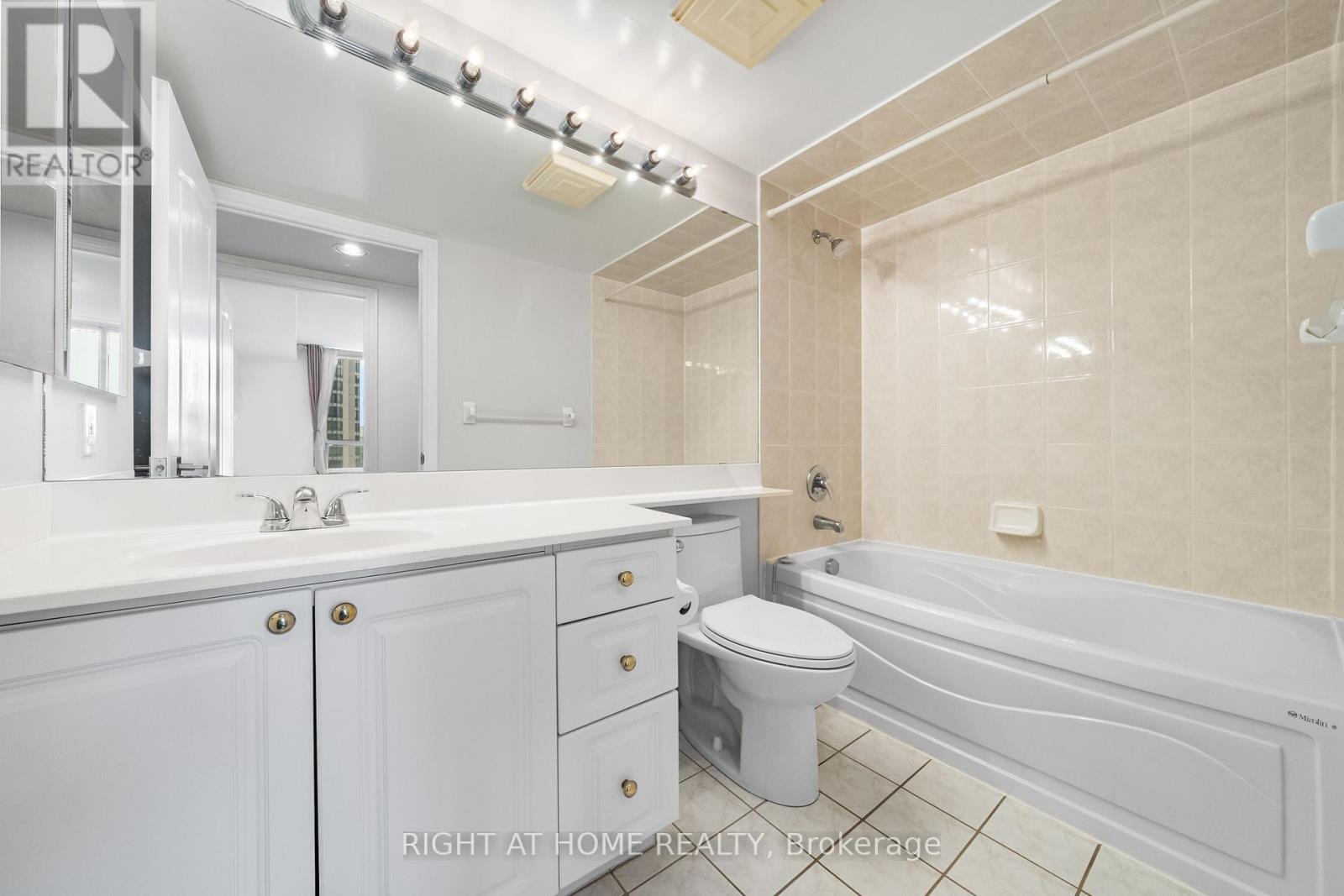 1707 - 18 Sommerset Way, Toronto, Ontario  M2N 6X5 - Photo 16 - C13069332