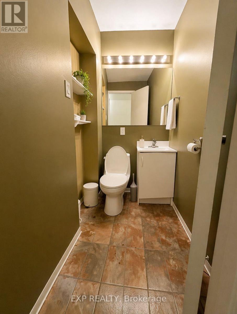 Bsmt - 33 Page Street, Toronto, Ontario  M6G 1J3 - Photo 6 - C13069350