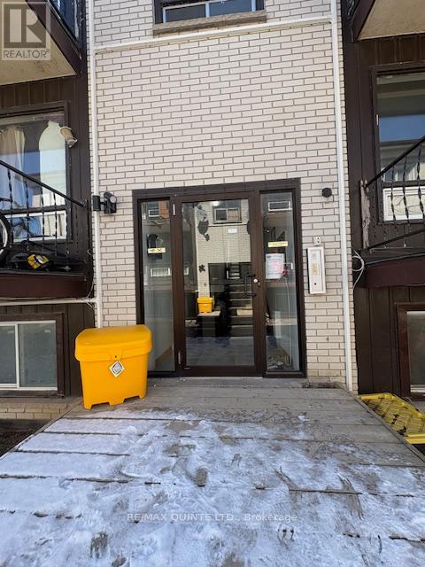 5 - 172 Queen Street, Quinte West, Ontario  K8V 4Y6 - Photo 2 - X12823594