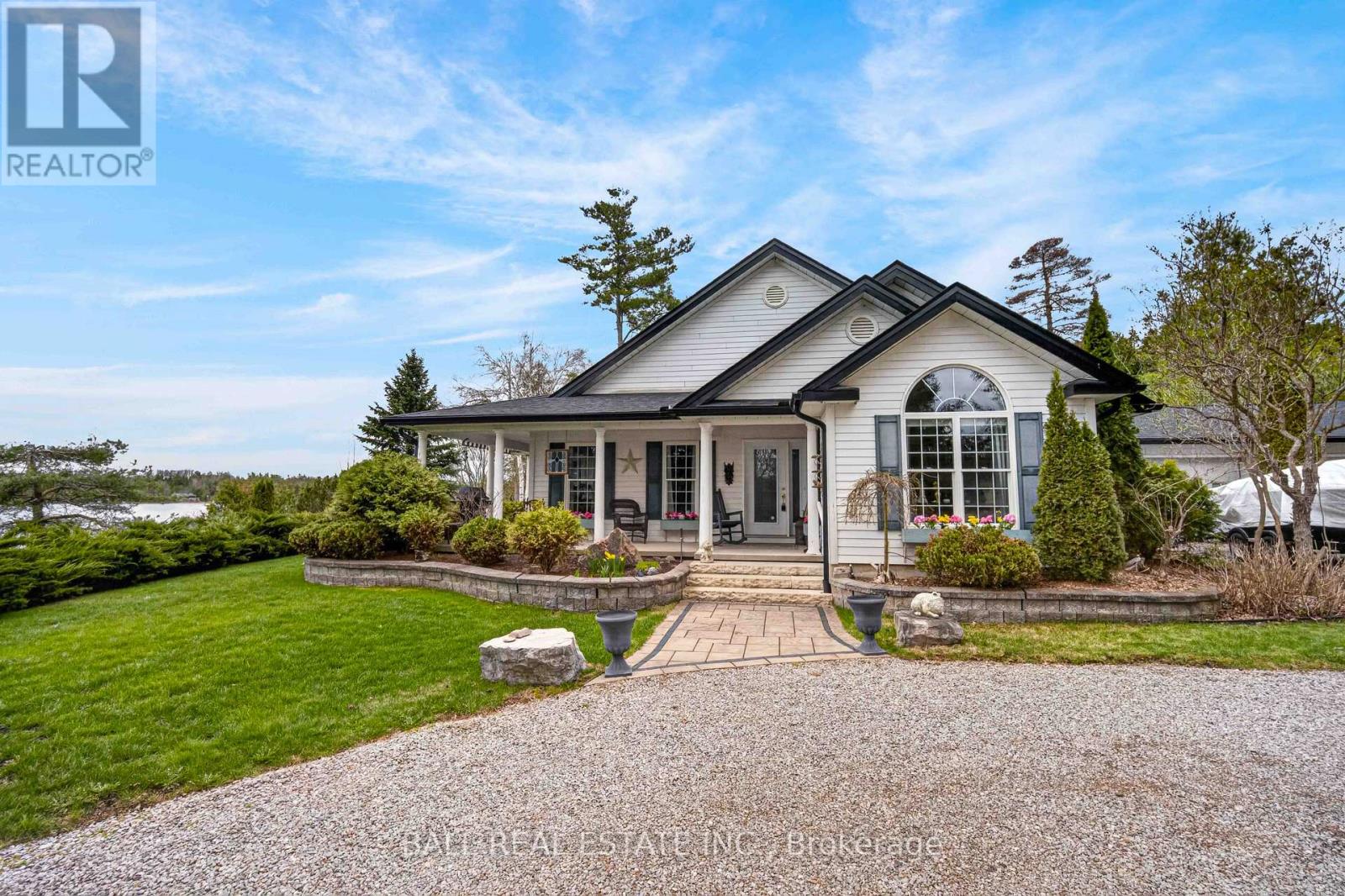 1725 Young's Point Road, Selwyn, Ontario  K0L 2H0 - Photo 1 - X13068208