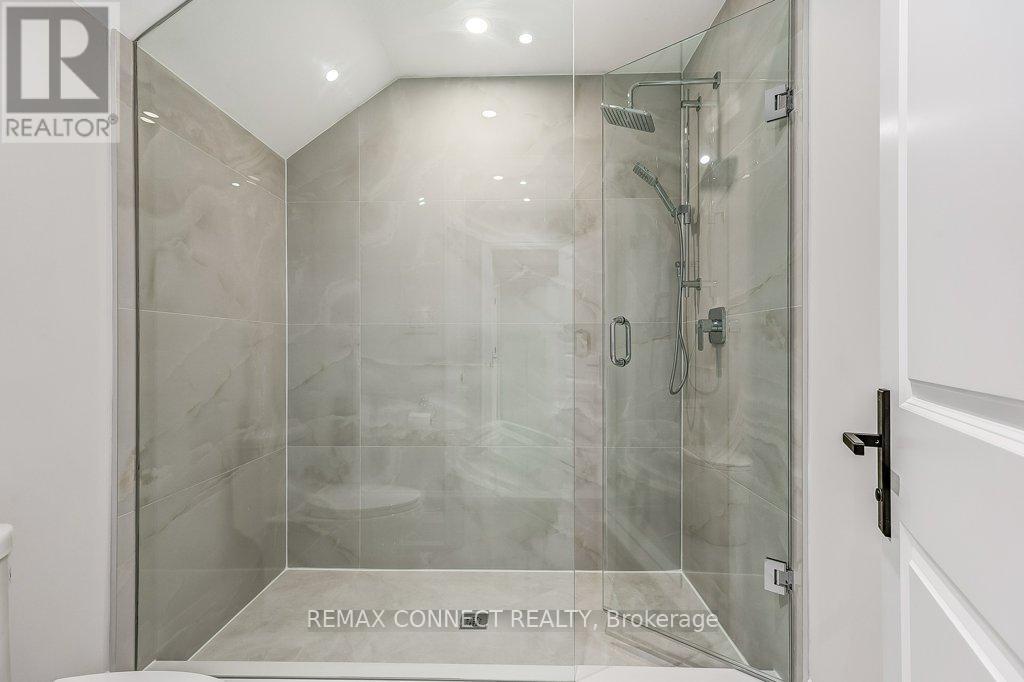 393 Rosebank Road, Pickering, Ontario  L1W 2N3 - Photo 35 - E13069048