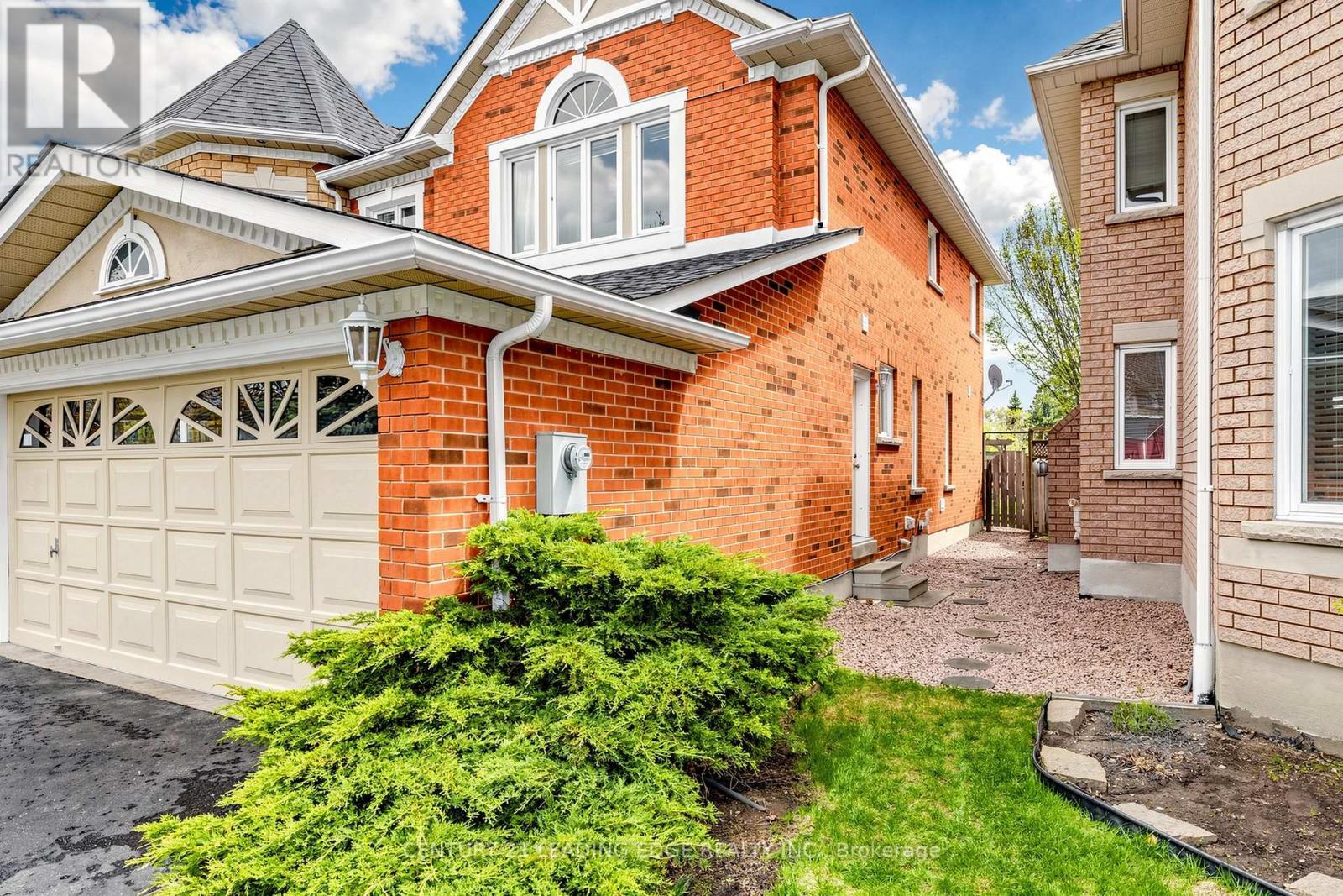 29 Darley Street, Ajax, Ontario  L1T 3X9 - Photo 4 - E13069270