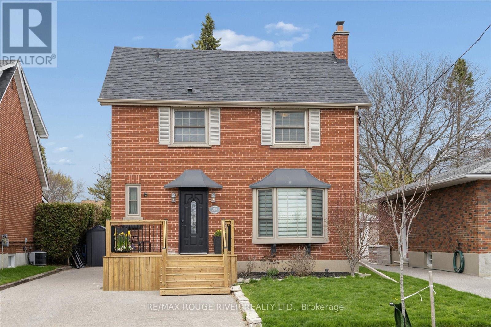 450 COLBORNE STREET E, Oshawa, Ontario