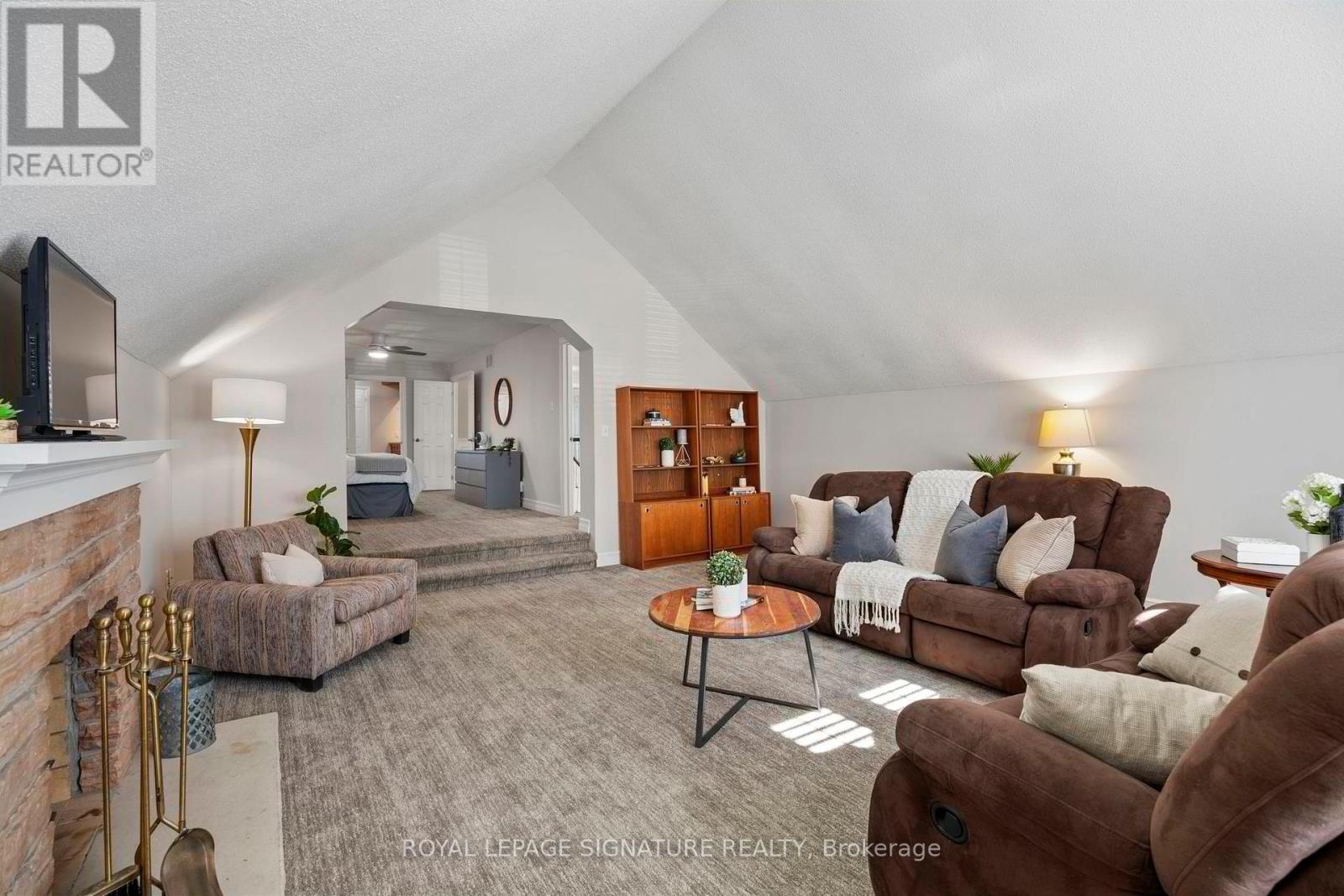 661 Weyburn Square, Pickering, Ontario  L1V 3V3 - Photo 20 - E13069388