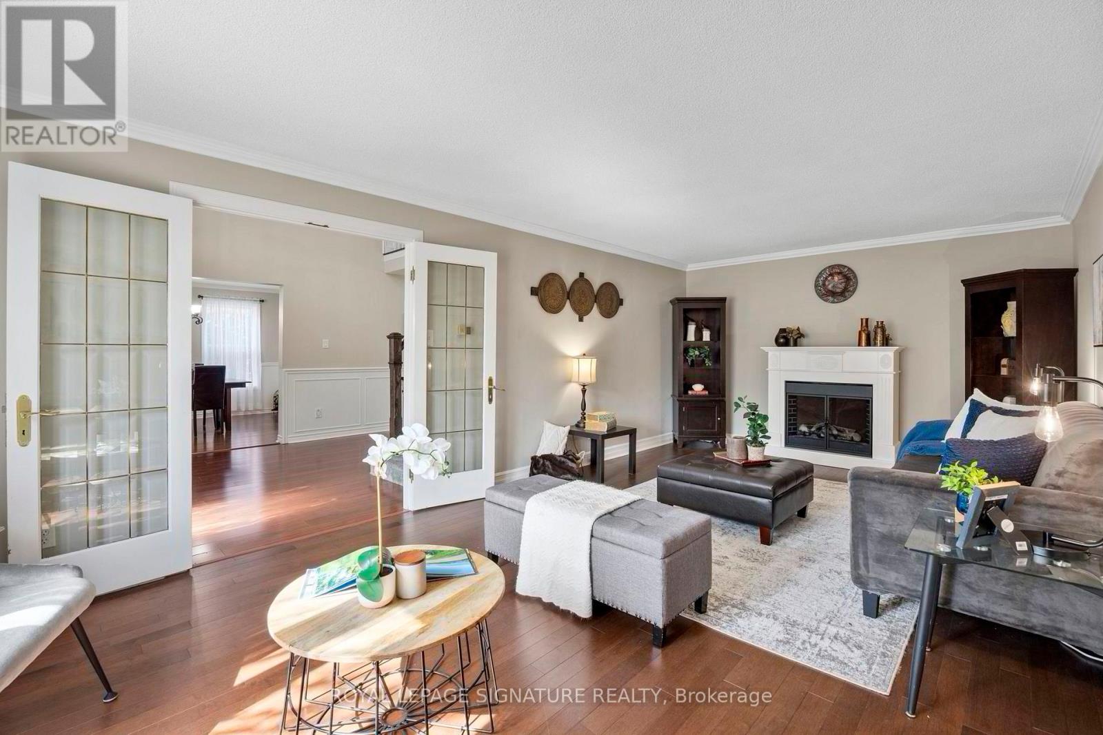 661 Weyburn Square, Pickering, Ontario  L1V 3V3 - Photo 6 - E13069388