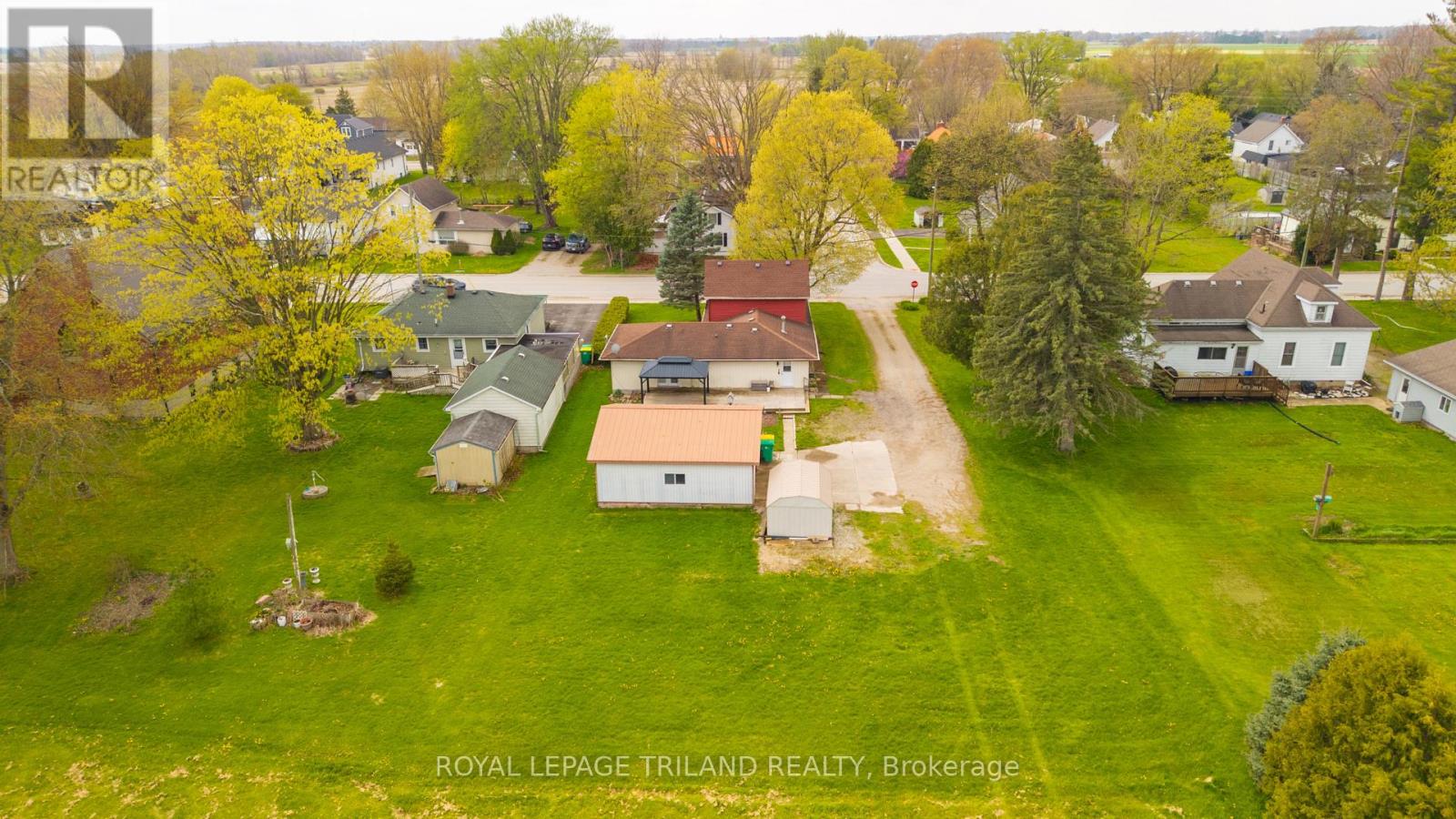 64 Wellington Avenue, Southwest Middlesex, Ontario  N0L 1A0 - Photo 41 - X13068974